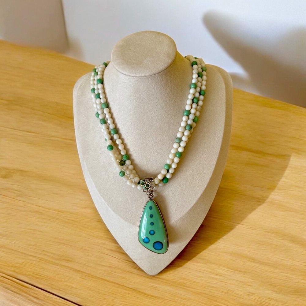 Elegant Rarities Vintage and White Beaded Necklace W/ inlayed Pendent